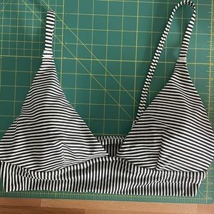 Black and White Stripe Aerie Bikini Top - Size Large